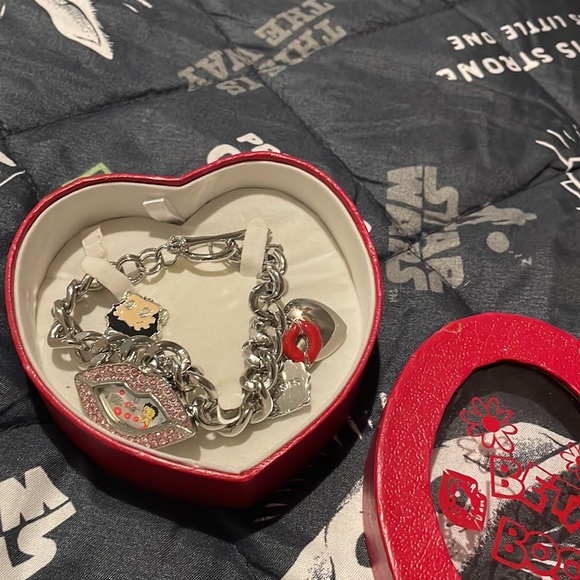 NIB Betty Boop Charm Watch - Picture 5 of 6
